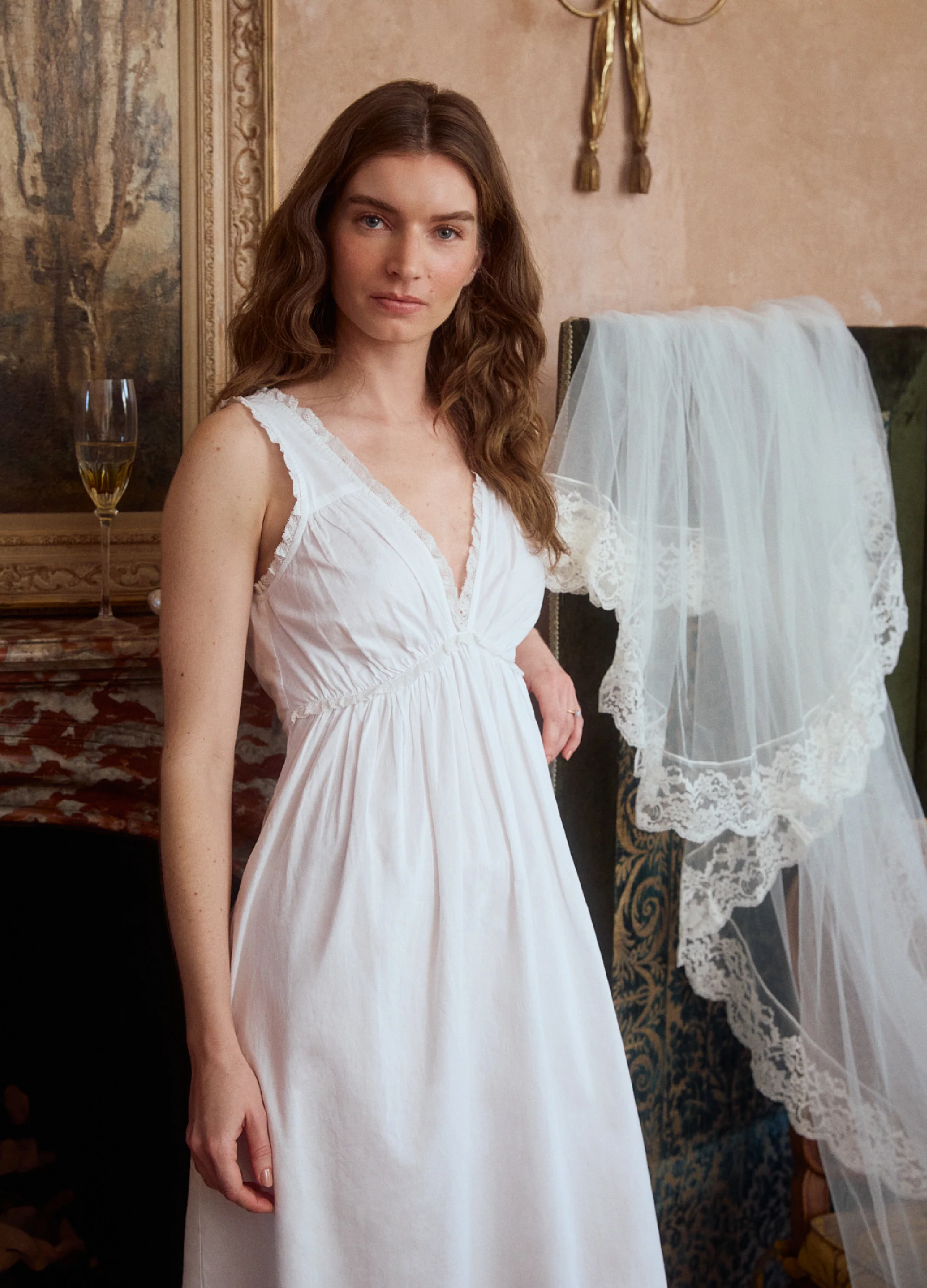 Anastasia - White - Image 3